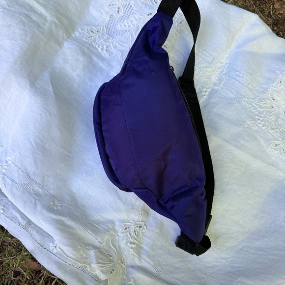 Vintage Purple Northwest Territory Fanny Pack with Suede Lining and 3 Pockets - Picture 3 of 11